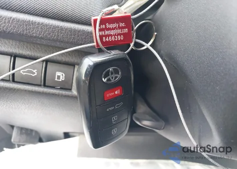 2025 Toyota Camry Le z USA, uszkodzony, nr VIN 4T1DAACK2SU536151